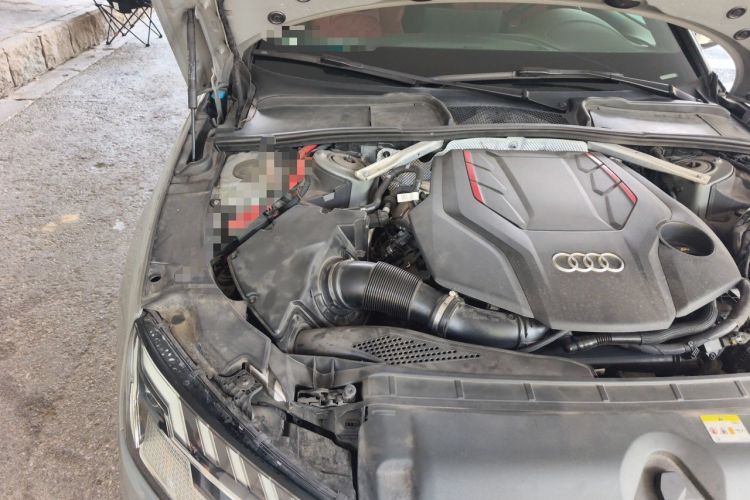 Used Audi S4  Engine Bay Right