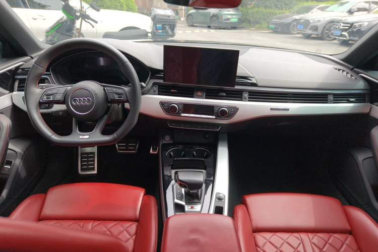 Used Audi S4 2022 S4 3.0TFSI Center Console