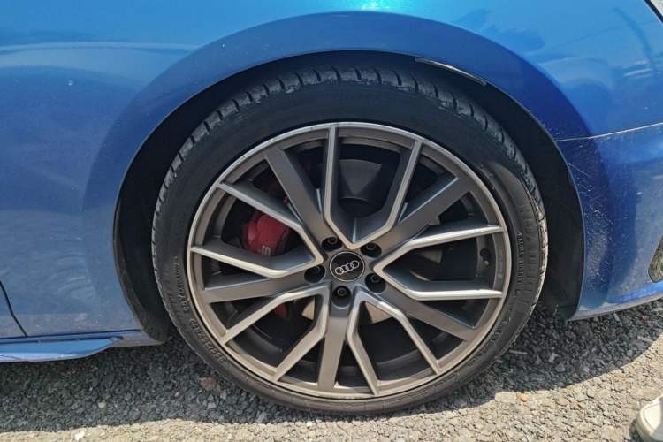 Used Audi S4 2022 S4 3.0TFSI Right Front Wheel Hub