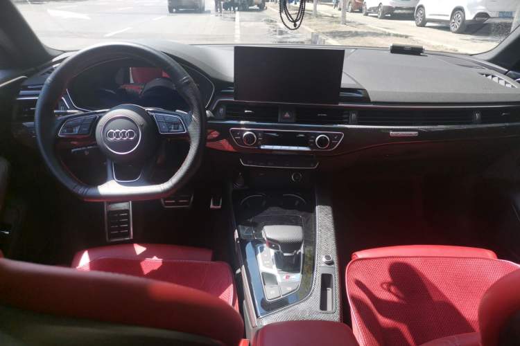 Used Audi S4 2022 S4 3.0TFSI Center Console