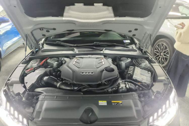 Used Audi S4 2022 S4 3.0TFSI Engine Bay