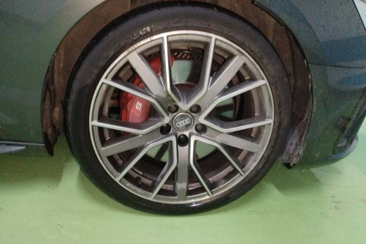 Used Audi S4 2022 S4 3.0TFSI Right Front Wheel Hub