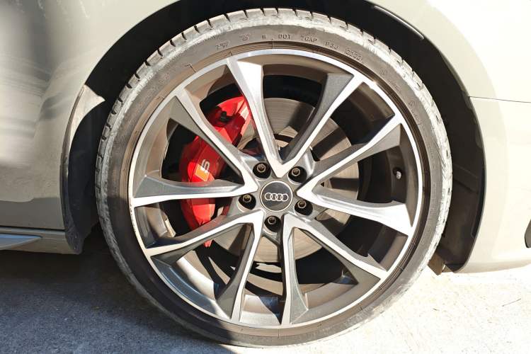 Used Audi S4 2022 S4 3.0TFSI Right Front Wheel Hub