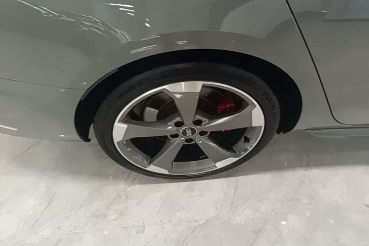 Used Audi S4 2022 S4 3.0TFSI Right Rear Wheel Hub