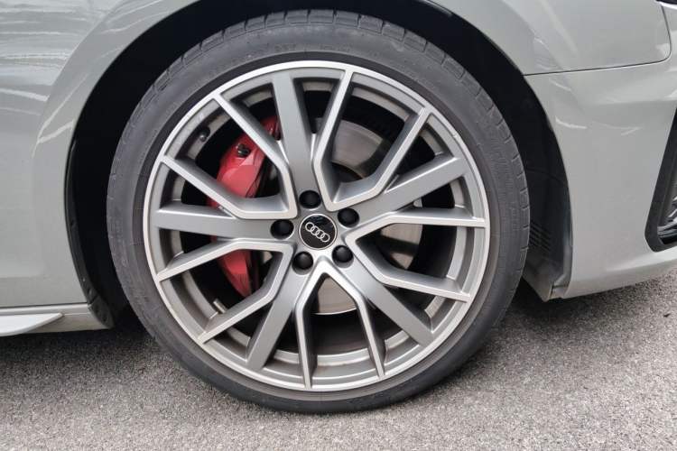 Used Audi S4 2022 S4 3.0TFSI Right Front Wheel Hub