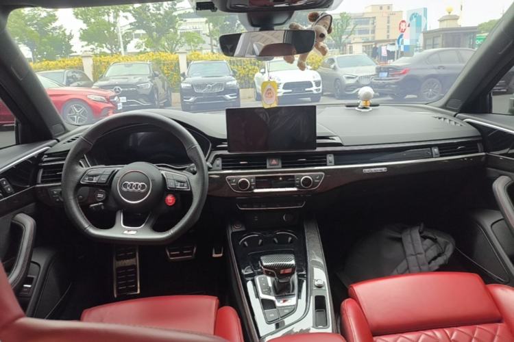 Used Audi S4 2023 S4 3.0TFSI Center Console