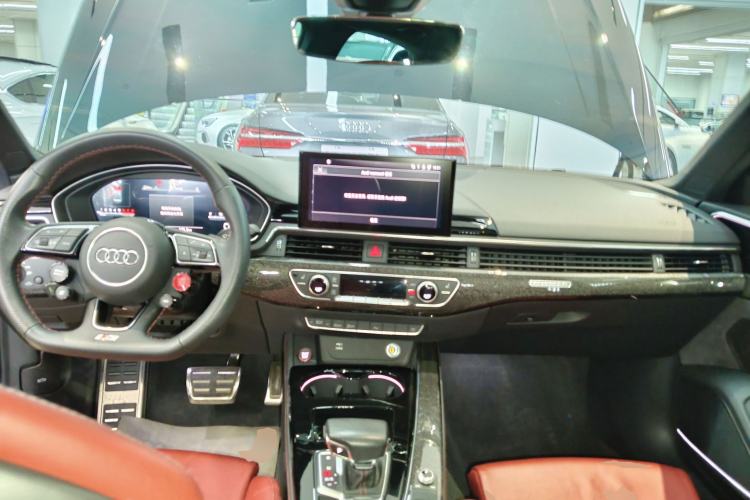 Used Audi S4 2023 S4 3.0TFSI Center Console