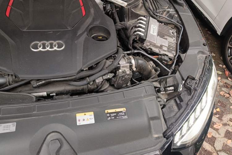 Used Audi S4 2023 S4 3.0TFSI Engine Bay Left