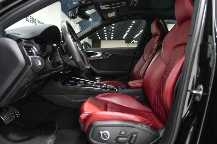Used Audi S4 2023 S4 3.0TFSI Interior 7
