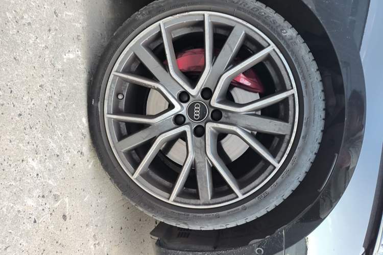 Used Audi S4 2023 S4 Avant 3.0TFSI Right Front Wheel Hub