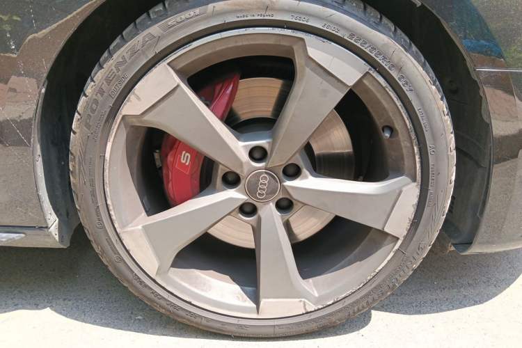 Used Audi S4 2023 S4 3.0TFSI Right Front Wheel Hub
