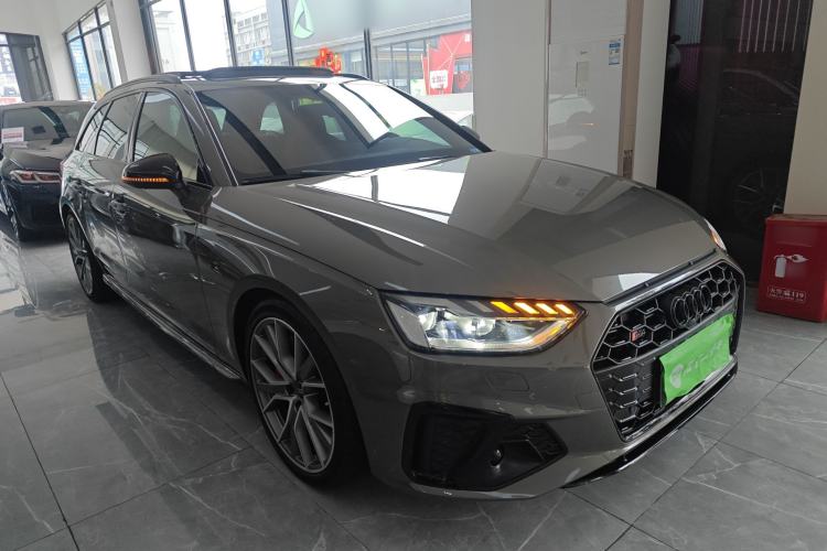 Used Audi S4 2023 S4 Avant 3.0TFSI Front Right 45 Deg