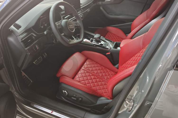 Used Audi S4 2023 S4 Avant 3.0TFSI Interior 5
