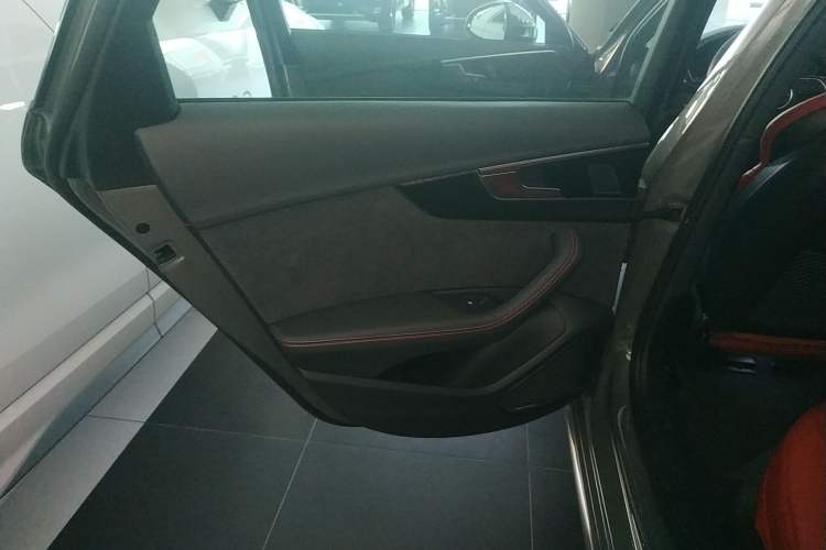 Used Audi S4 2023 S4 3.0TFSI Left Rear Door Interior