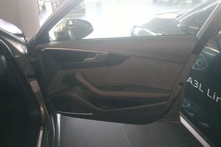 Used Audi S4 2023 S4 3.0TFSI Right Front Door Interior