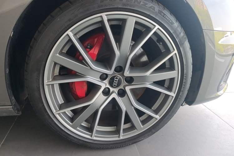 Used Audi S4 2023 S4 3.0TFSI Right Front Wheel Hub