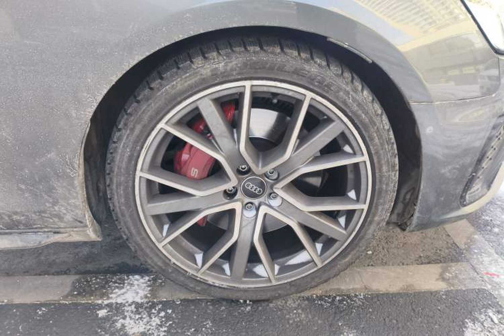 Used Audi S4 2023 S4 Avant 3.0TFSI Right Front Wheel Hub