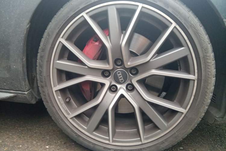 Used Audi S4 2023 S4 Avant 3.0TFSI Right Front Wheel Hub
