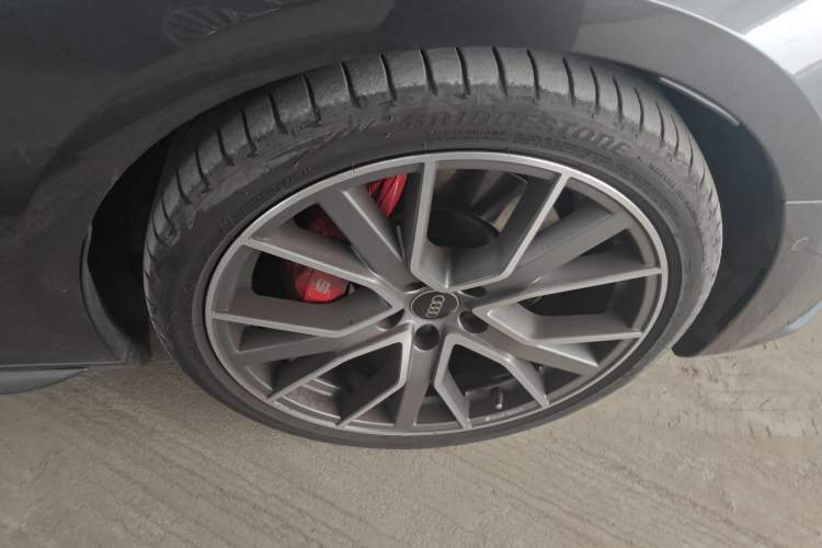 Used Audi S4 2023 S4 Avant 3.0TFSI Right Front Wheel Hub