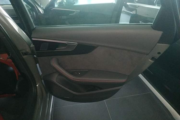 Used Audi S4 2023 S4 3.0TFSI Right Rear Door Interior
