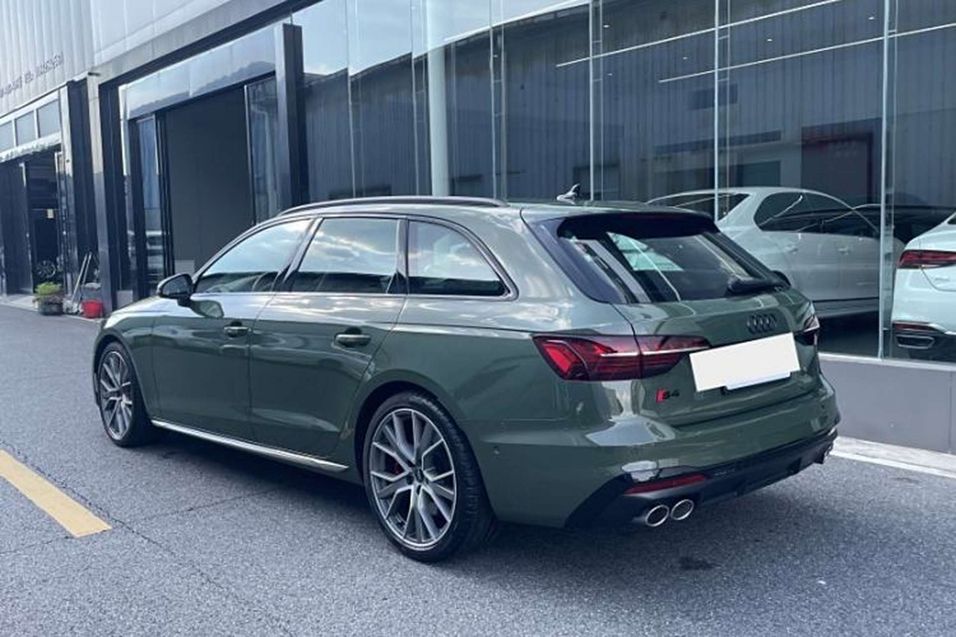 Used Audi S4 2023 S4 Avant 3.0TFSI Exterior 1