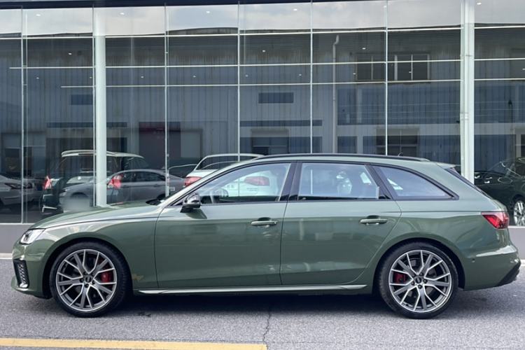 Used Audi S4 2023 S4 Avant 3.0TFSI Exterior 3