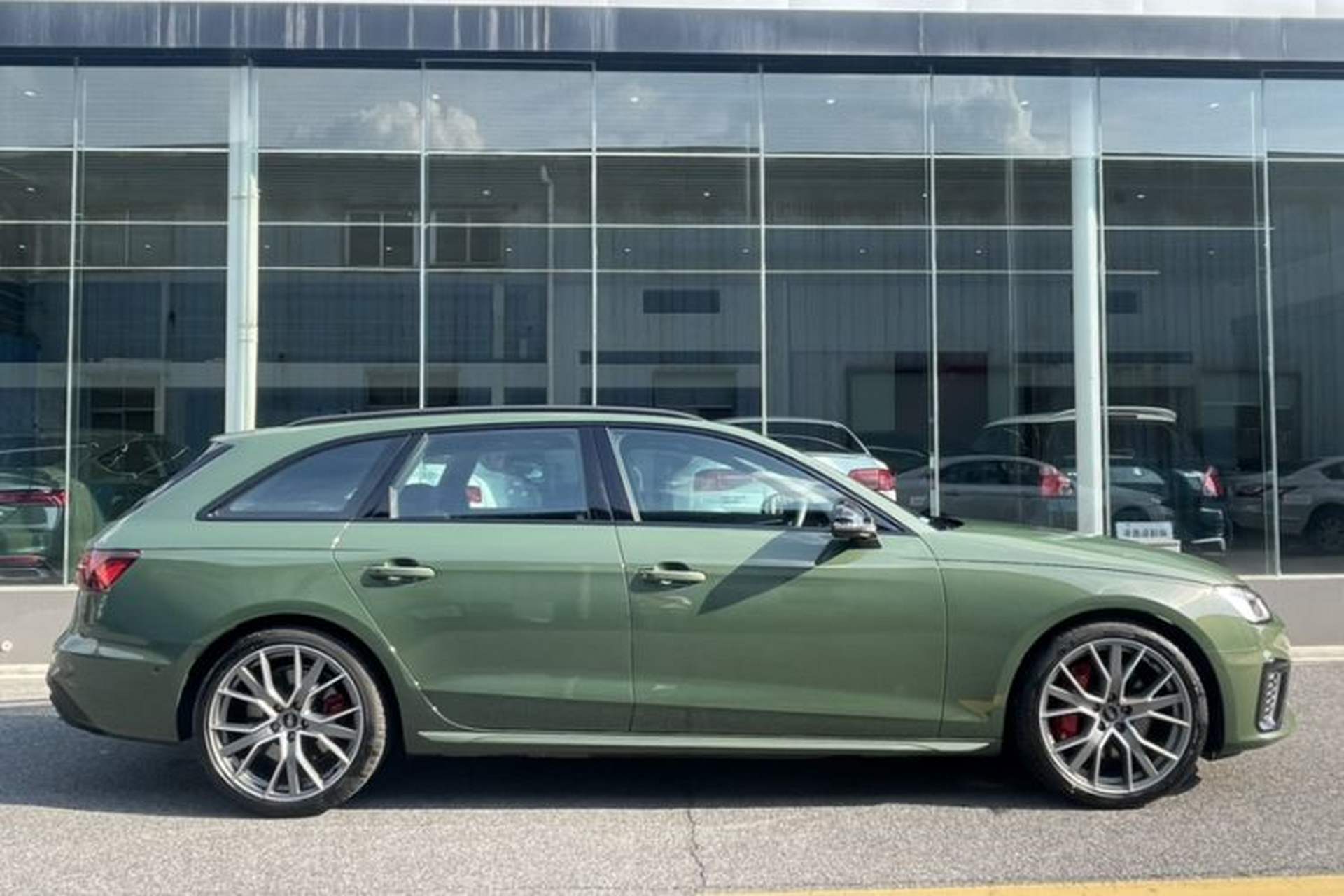 Used Audi S4 2023 S4 Avant 3.0TFSI Exterior 5