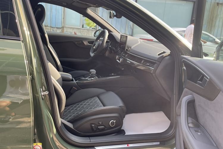 Used Audi S4 2023 S4 Avant 3.0TFSI Interior 3