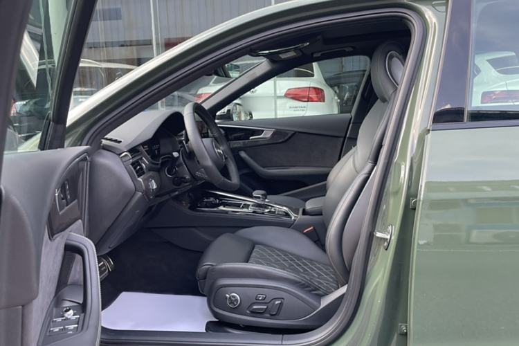 Used Audi S4 2023 S4 Avant 3.0TFSI Interior 4