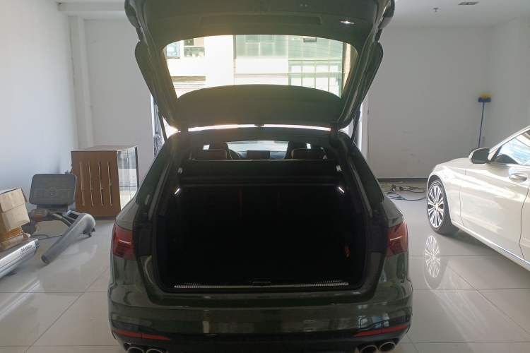 Used Audi S4 2023 S4 Avant 3.0TFSI Trunk