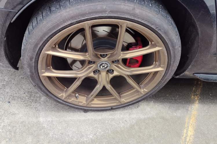 Used Audi S4 2023 S4 3.0TFSI Right Front Wheel Hub