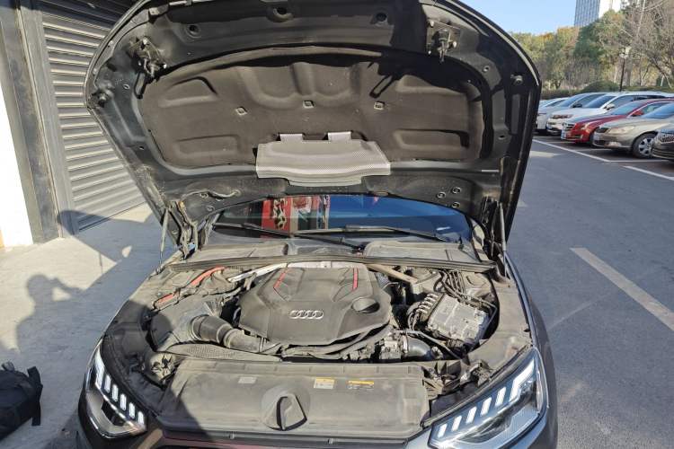 Used Audi S4 2023 S4 Avant 3.0TFSI Engine Bay