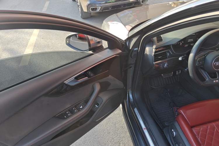 Used Audi S4 2023 S4 Avant 3.0TFSI Interior 3