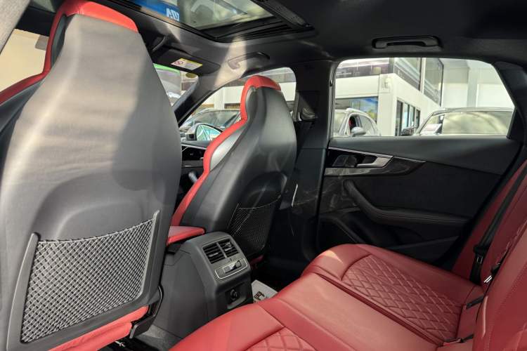 Used Audi S4 2024 S4 3.0TFSI Headliner