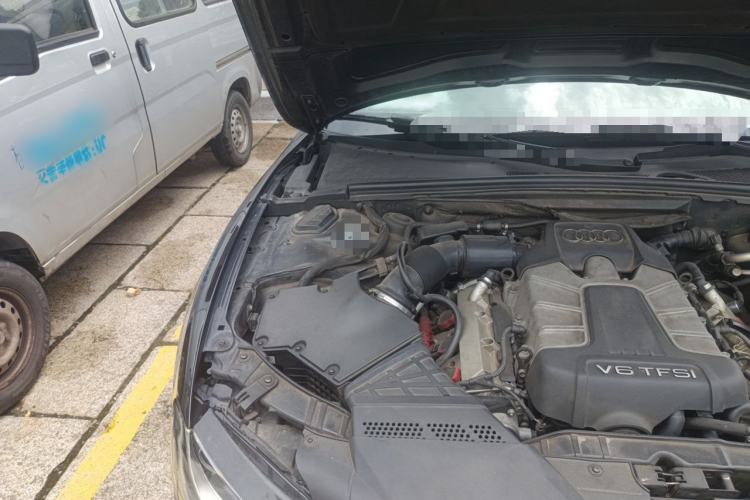 Used Audi S5 2010 S5 3.0T Sportback Engine Bay Right