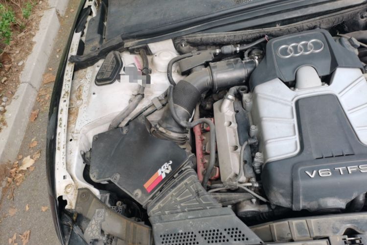 Used Audi S5 2010 S5 3.0T Sportback Engine Bay Right