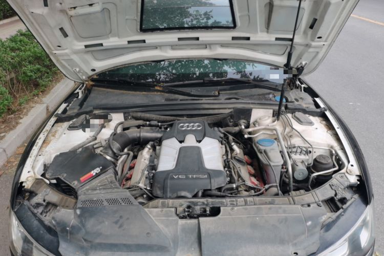 Used Audi S5 2010 S5 3.0T Sportback Engine Bay