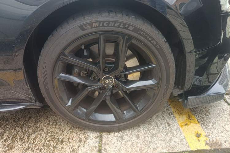 Used Audi S5 2010 S5 3.0T Sportback Right Front Wheel Hub