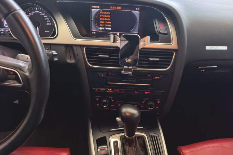 Used Audi S5 2010 S5 3.0T Sportback Audio And AC Panel