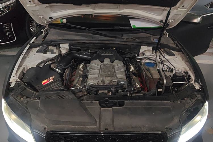 Used Audi S5 2010 S5 3.0T Sportback Engine Bay