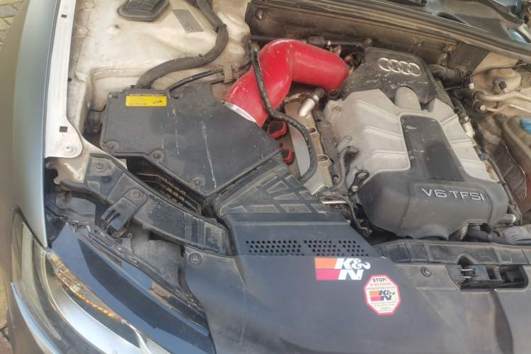 Used Audi S5 2010 S5 3.0T Sportback Engine Bay Right
