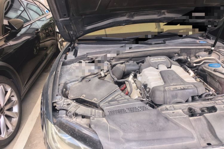 Used Audi S5 2010 S5 3.0T Sportback Engine Bay Right