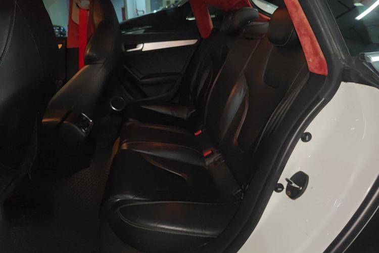 Used Audi S5 2010 S5 3.0T Sportback Left Rear Seat