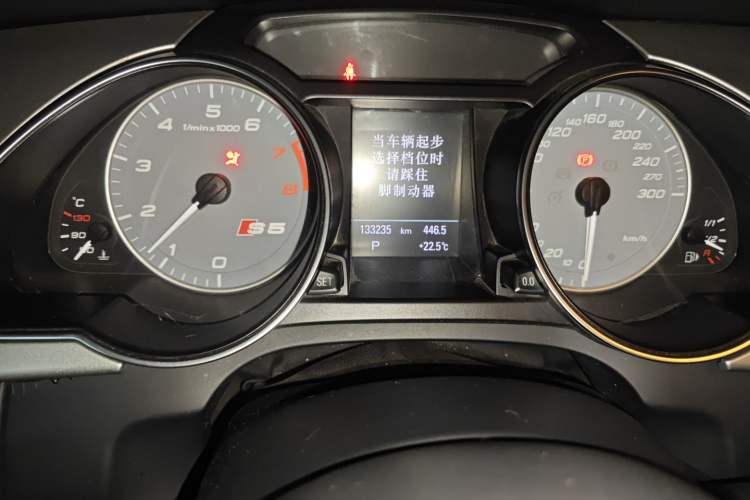 Used Audi S5 2010 S5 3.0T Sportback Odometer Close Up