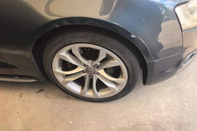 Used Audi S5 2010 S5 3.0T Sportback Right Front Wheel Hub