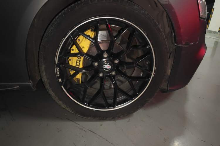 Used Audi S5 2010 S5 3.0T Sportback Right Front Wheel Hub