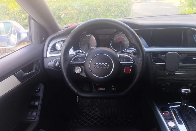 Used Audi S5 2010 S5 3.0T Sportback Steering Wheel
