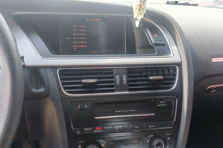 Used Audi S5 2010 S5 3.0T Sportback Audio And AC Panel