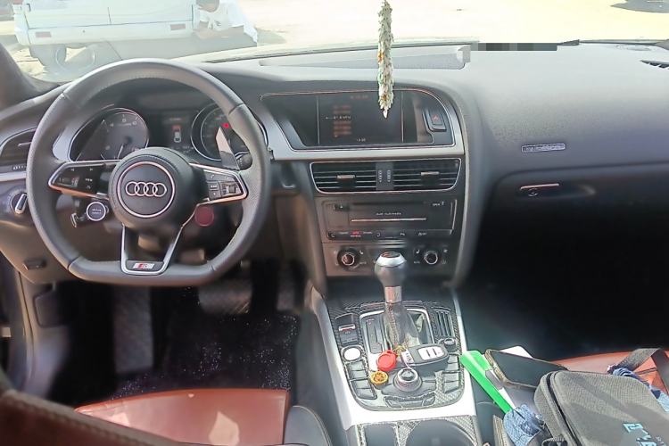 Used Audi S5 2010 S5 3.0T Sportback Center Console