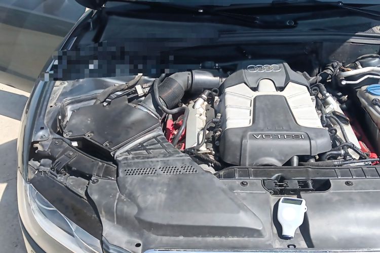 Used Audi S5 2010 S5 3.0T Sportback Engine Bay Right